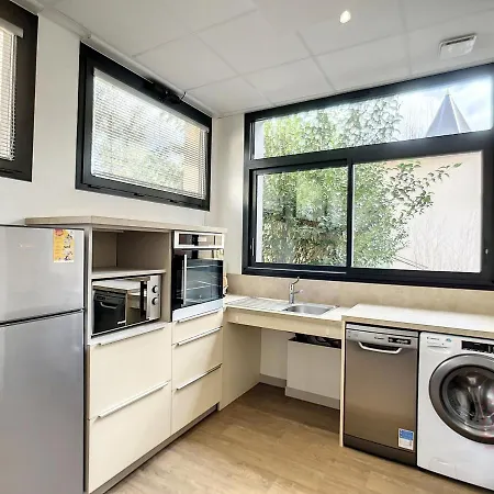 Apartment F3 Climatise Pmr A 50m Des Thermes Avec Terrasse Et Parking, Animaux Acceptes - Fr-1-451-170